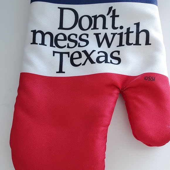 Don't Mess With Texas Oven Mitt and Cookie Ciutter State Memorabilia Lone Star - Picture 4 of 7